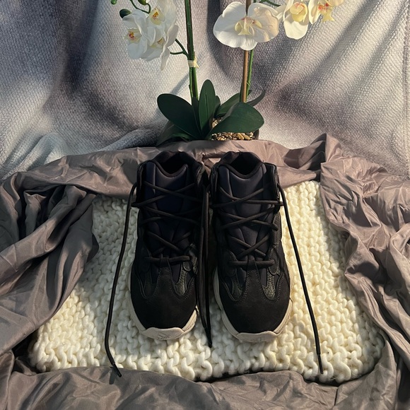 Size 7 gently worn, Slate gray YEEZY 500 High Sneakers - Picture 5 of 15